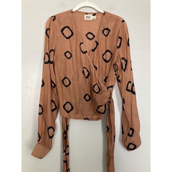 Norblack Norwhite Anthropologie Batik Wrap Blouse Top Brown Rust Rayon Size XS - Picture 2 of 14